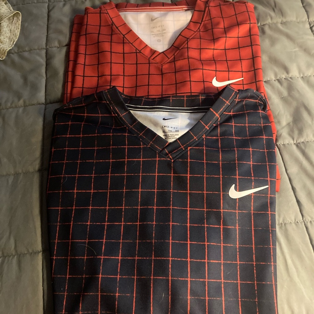 2 men’s Nike Dri fit shirts XL